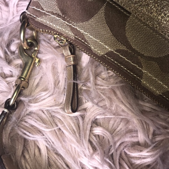 Coach authentic purse. Only worn a couple of times - Picture 7 of 8